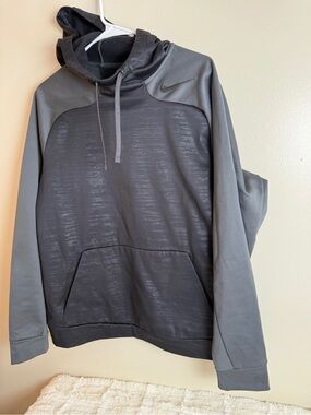 Nike Men’s Dark Gray Pullover Hooded Sweatshirt